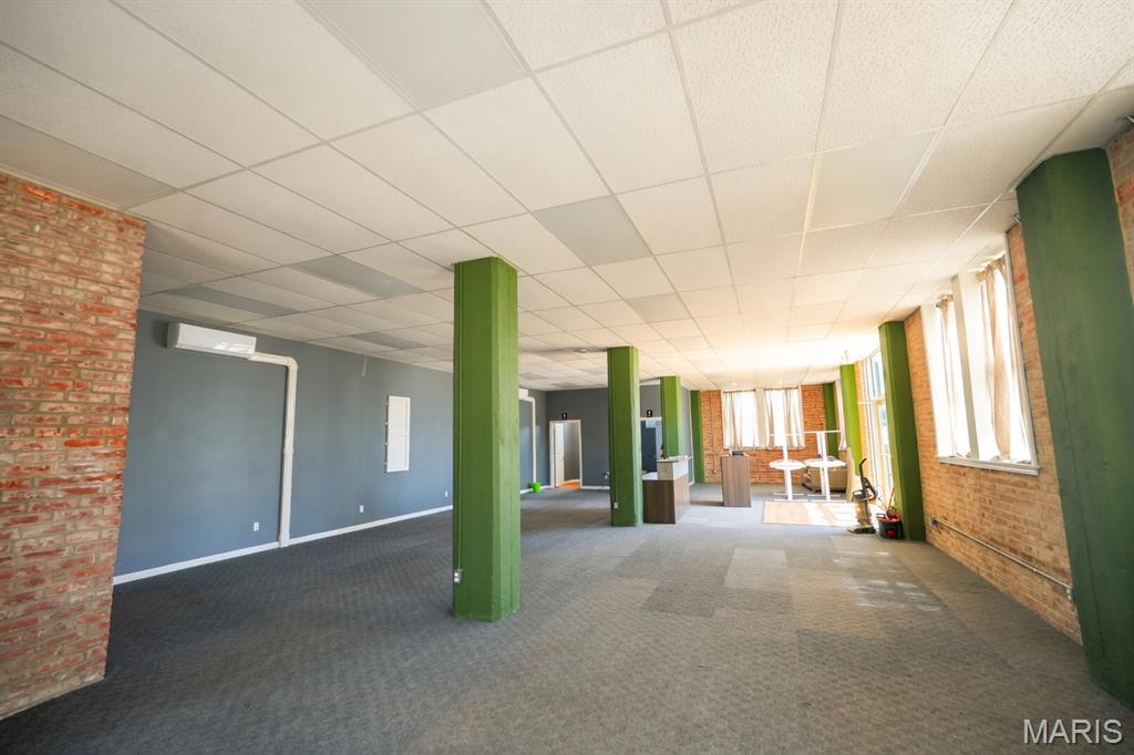 City/Litchfield - Commercial Sale