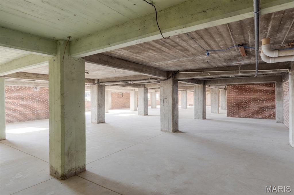 City/Litchfield - Commercial Sale
