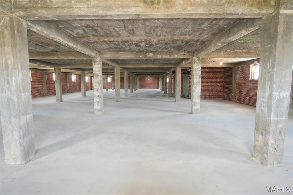 City/Litchfield - Commercial Sale