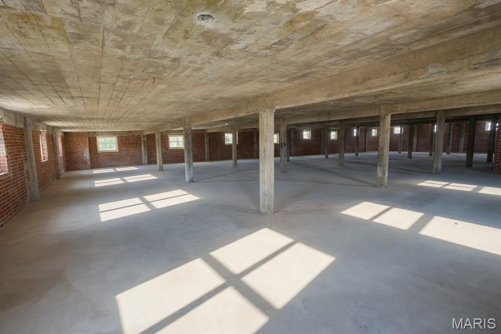 City/Litchfield - Commercial Sale