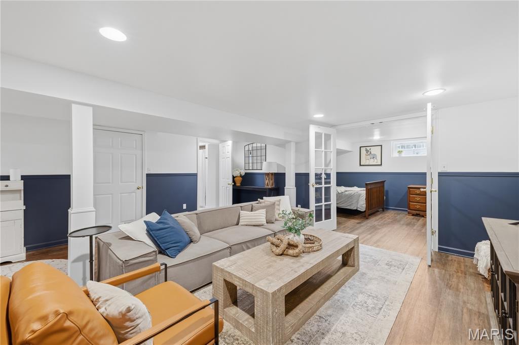 Sunset Club Court - Residential