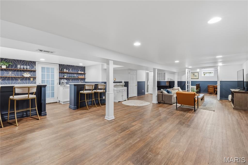 Sunset Club Court - Residential