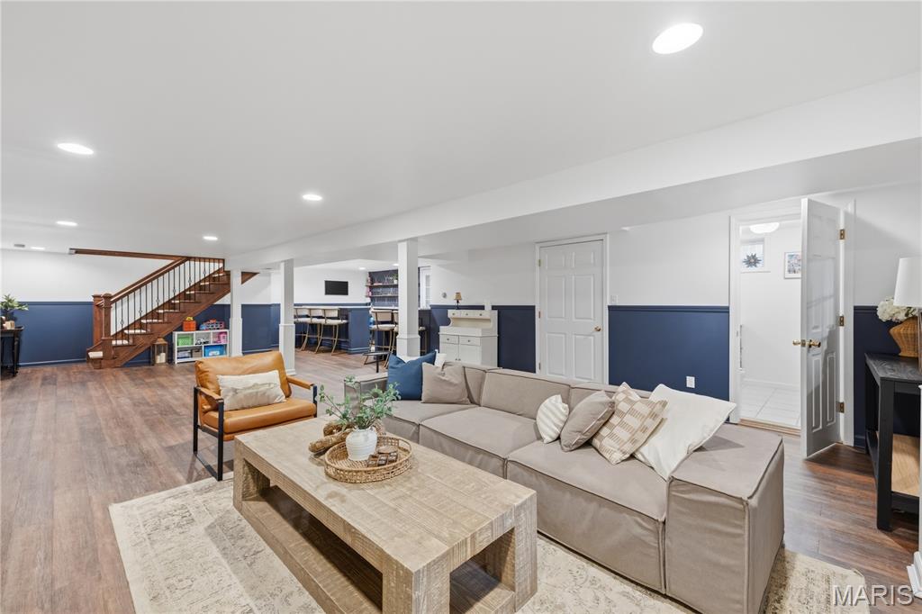 Sunset Club Court - Residential