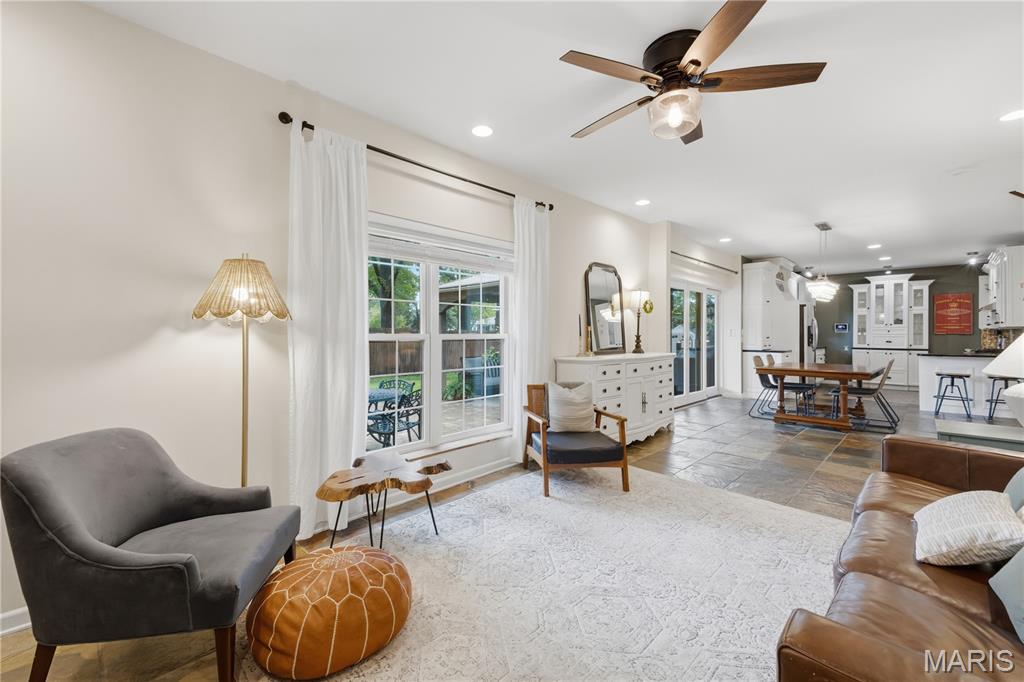 Sunset Club Court - Residential