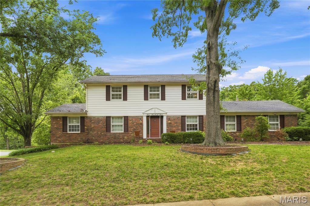 Welcome to 505 Richley in sought-after Claymont Estates!
This well maintained 3-bedroom, 3.5-bath two-story offers a versatile floor plan perfect for everyday living and entertaining. Approximately 2,550 sq ft on the main level and over 3,100 sq ft of total living space, plus an oversize 2-car garage and a half acre lot – this home has it all.
The formal living and dining rooms welcome you inside, leading to a kitchen featuring Corian countertops, custom cabinetry, plenty of prep and storage space, a double oven and a wine bar. A breakfast room featuring a bay window overlooks the back yard. The spacious family room w/ a cozy fireplace and built-in bar is the perfect place to relax. A private den completes the first floor.
The primary suite offers a secluded retreat w/ an ensuite bath and a huge walk-in closet. The walk-in closet is a flexible space and can be used as a nursery or converted to a 4th bedroom. Two additional bedrooms w/ ample closet space complete the second floor.
Step outside to the private deck—ideal for entertaining or morning coffee while enjoying peaceful wooded views. The finished lower level provides space with a rec room, game room or a personal gym.
Located in the highly desirable Parkway School District. Welcome home!