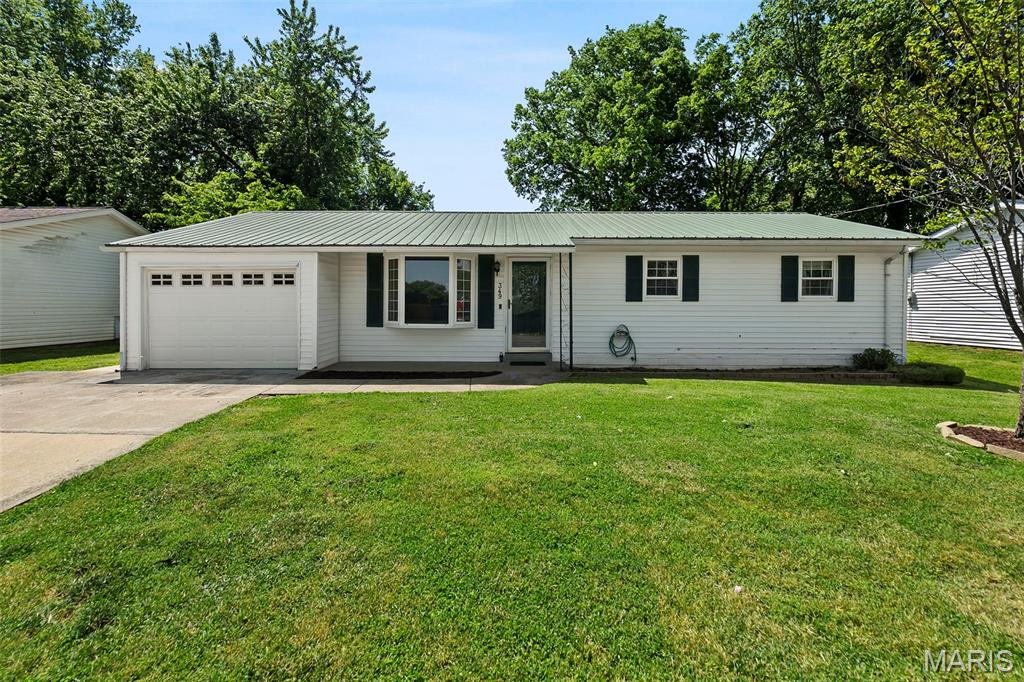 This charming single-family residence is truly move-in ready, offering a comfortable and effortless lifestyle from the moment you arrive.
Inside, you’ll find three bedrooms that provide ample space for rest, relaxation, or personal retreat. The bathroom features a convenient dual sink, adding both function and style. With its classic ranch-style architecture, this home carries timeless appeal and enduring character.
Step outside to the covered patio—the perfect spot to unwind, entertain, or simply enjoy the backyard in every season. And when the rain comes, the soothing sound of droplets on the tin roof creates a relaxing atmosphere you’ll love.
Don’t miss the opportunity to make this delightful property your own. Schedule your private viewing today and discover the inviting lifestyle that awaits!