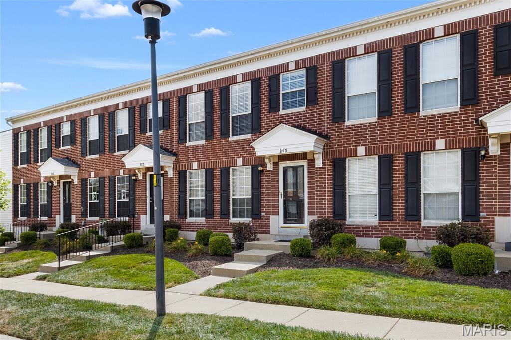 Brownstone Village At Thornbury #1 - Residential
