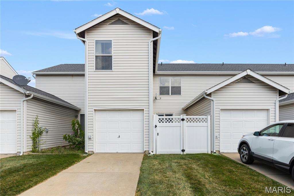 Brownstone Village At Thornbury #1 - Residential