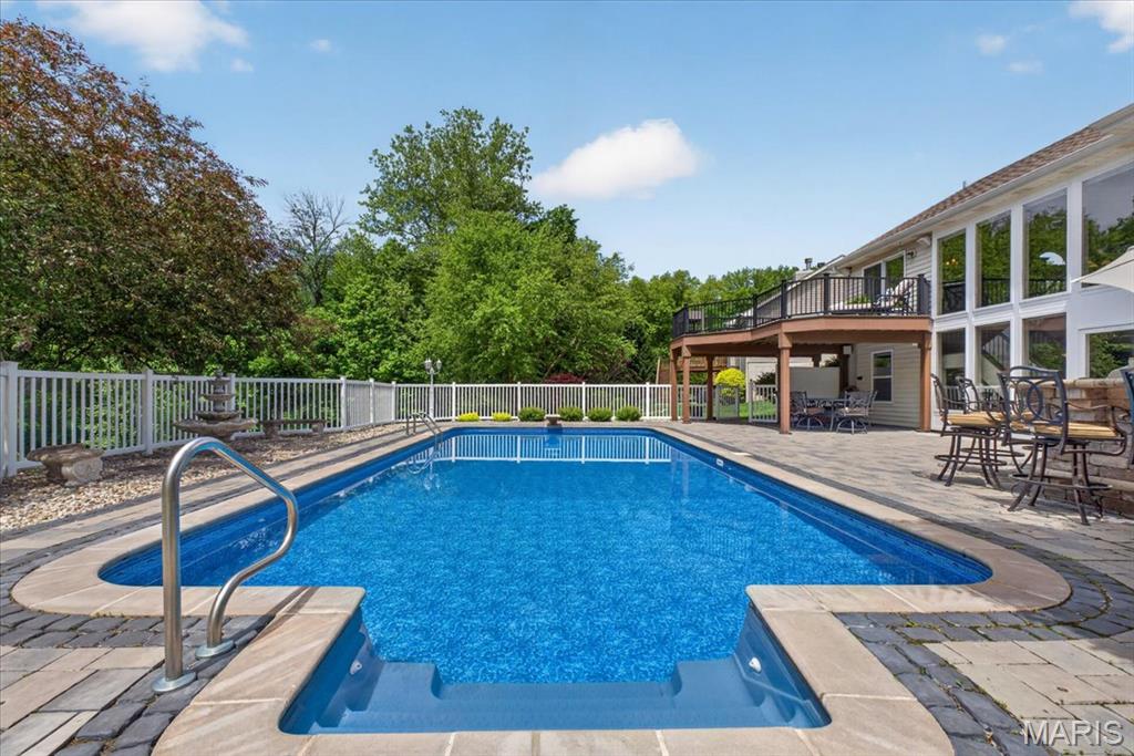 Emerald Forest Five - Residential