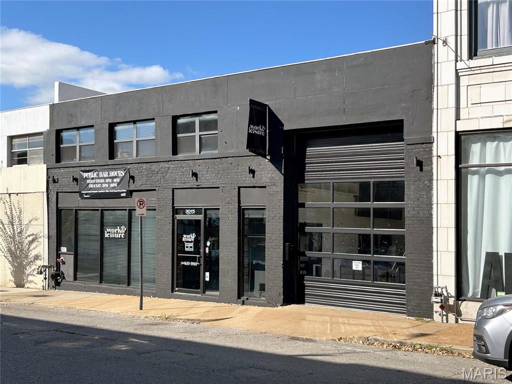 This 6,500 SF office/retail/event venue is a well-appointed creative space located in a central Midtown location. Renovated in 2018, the property features a wide-open and highly flexible floor plan with high ceilings and is fully sprinklered, making it ideal for a variety of commercial uses. With its bright atmosphere, creative build-out, and adaptable design, this property is well suited for office, retail, showroom, or event venue use.

The space is filled with natural light from a skylight and two roll-up doors, complemented by an outstanding glassline and modern design elements throughout. The layout includes two built-in bars, oversized restrooms, and a mezzanine level with three private offices, offering a functional blend of open workspace and private areas.