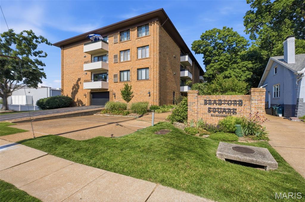 Bradford Square Condo - Residential
