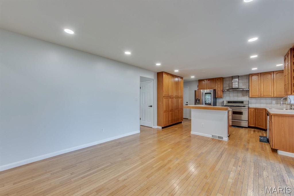 Sorrento 5 - Residential Lease