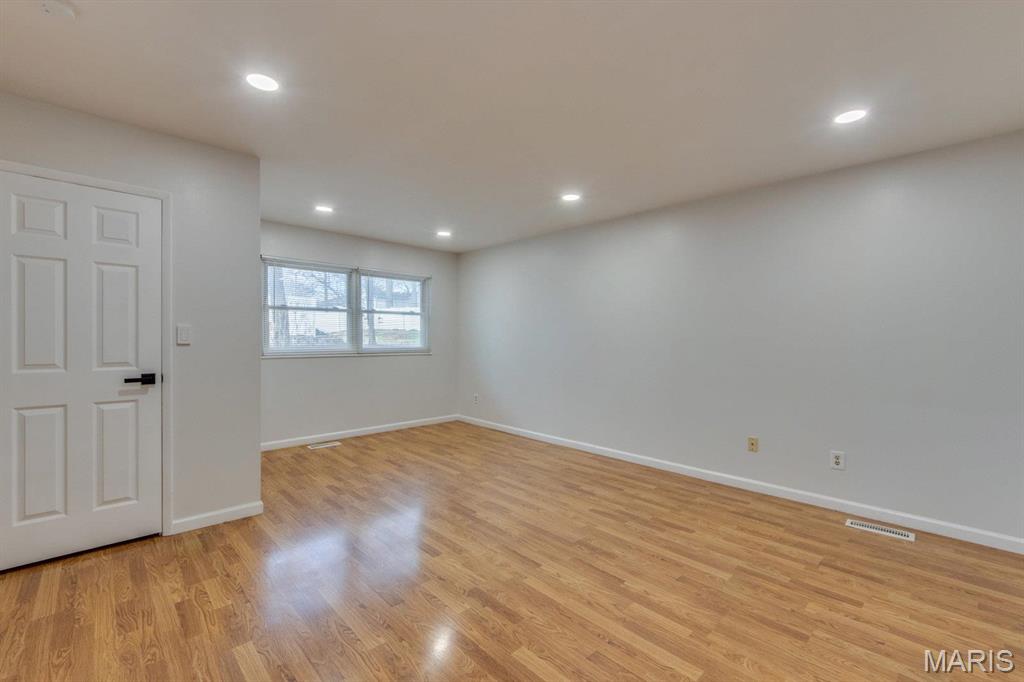 Sorrento 5 - Residential Lease