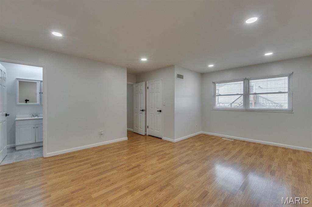 Sorrento 5 - Residential Lease