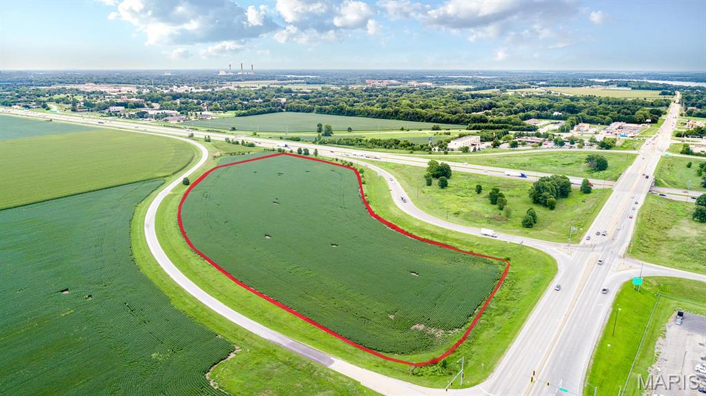 BUILD YOUR BUSINESS HERE!  THIS PROPERTY IS LOCATED DIRECTLY ON I-55 AND TORONTO ROAD WITH FRONTAGE ROAD ACCESS! The 15.26 acre parcel is zoned B1 - Highway Business Service District and can be developed accordingly.  Buyer to independently verify this information.