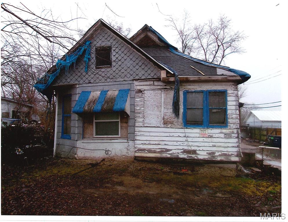 Attention investors! 2-bedroom home sold AS-IS with tons of potential. Great project for a flip, rental, or renovation.