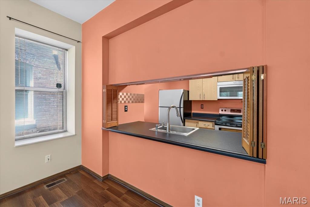 Lindell Commons Condo - Residential