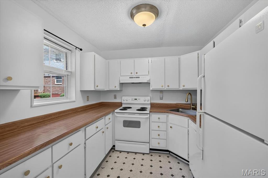 Brentwood Forest Condo Ph Four - Residential