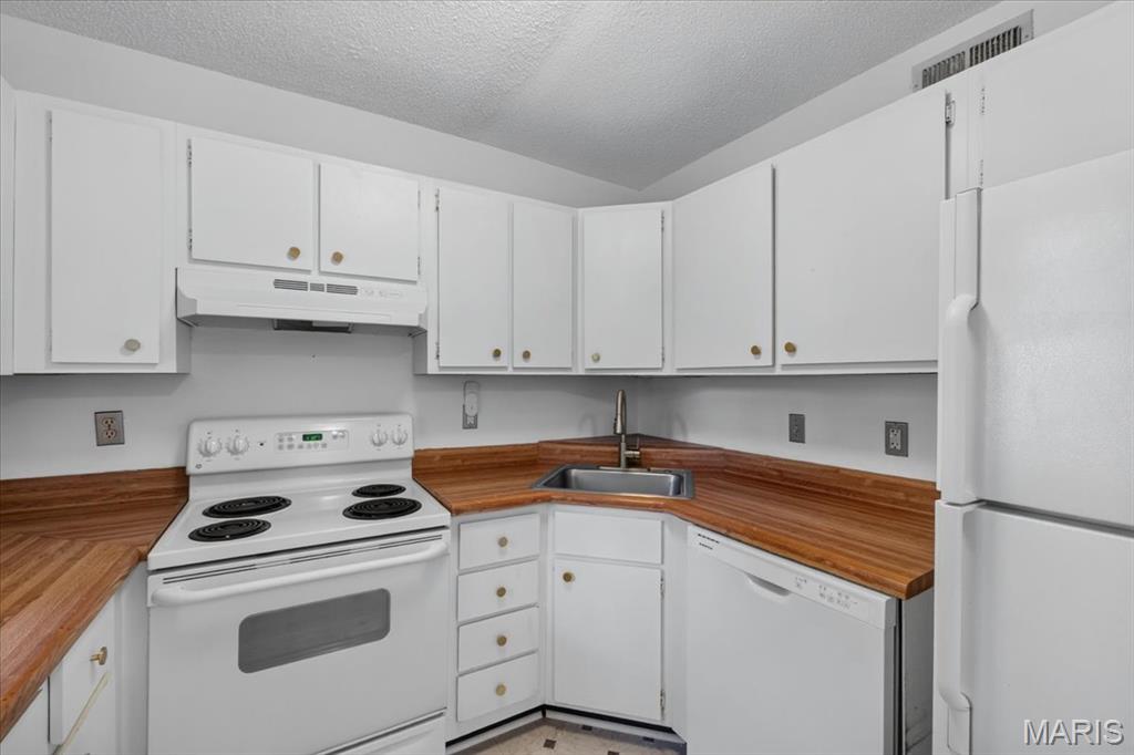 Brentwood Forest Condo Ph Four - Residential
