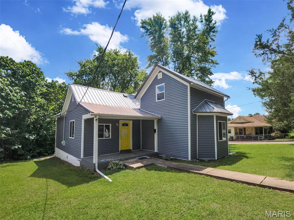 Welcome to 214 S. Pine St, a single-family residence featuring (3) bedrooms and (2) full bathrooms across approximately 1,203 square feet of living space. Situated on a corner lot in Bonne Terre, the property includes a detached carport and a cellar basement suited for additional storage. With main-floor living areas and functional off-street parking, this home offers a straightforward layout and everyday convenience.