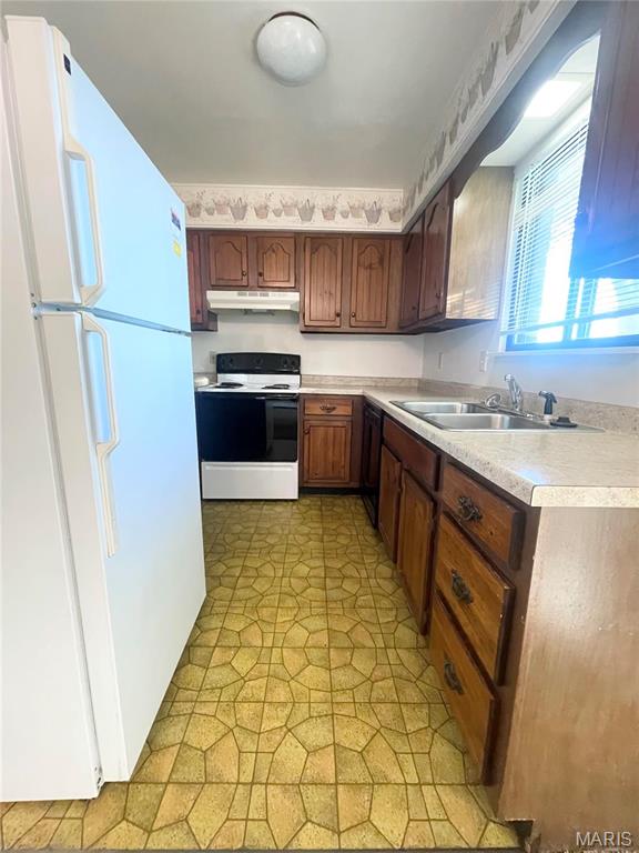 PATRICIA GARDENS - Residential Lease