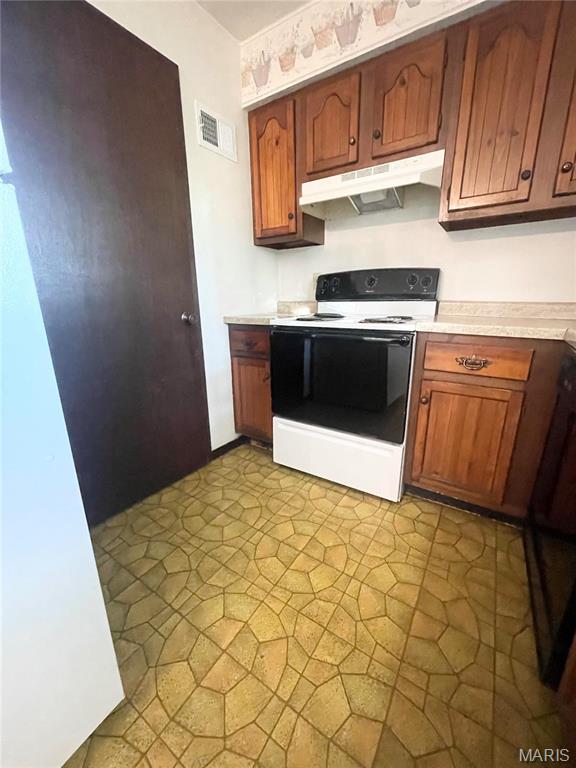 PATRICIA GARDENS - Residential Lease