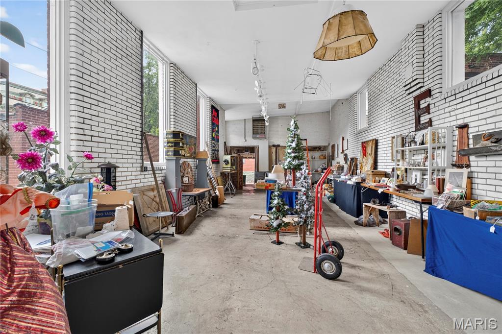 Clark Add - Commercial Sale