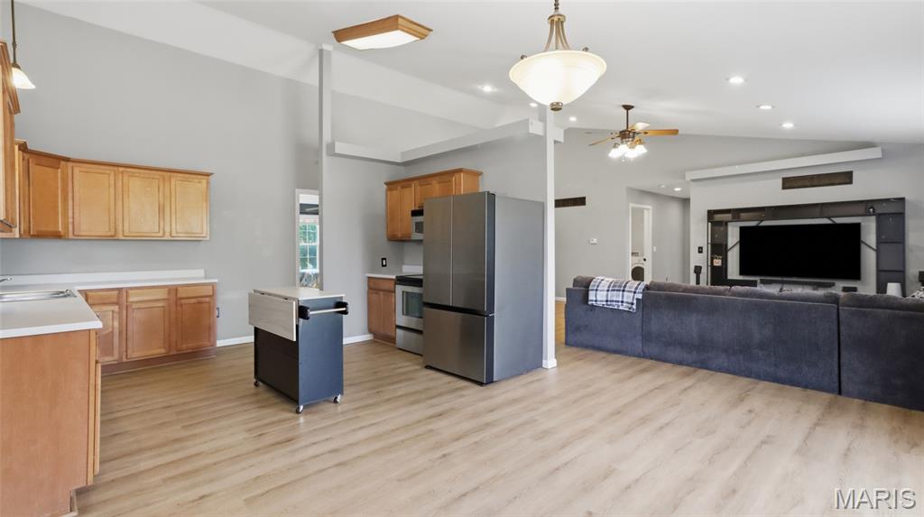 Shalom Mountain - Residential