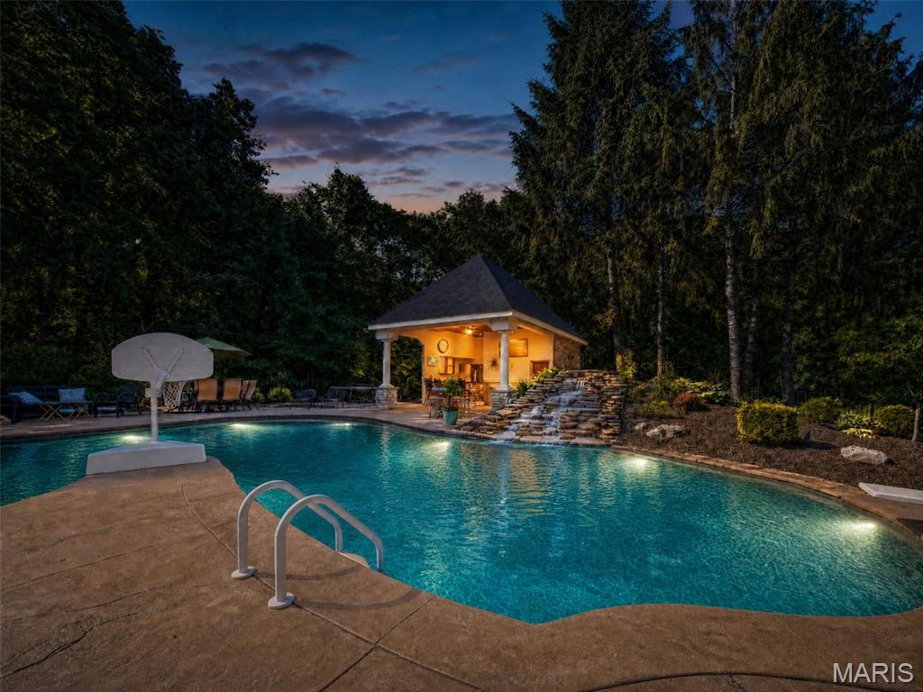 Est Of Peruque Creek Farms - Residential