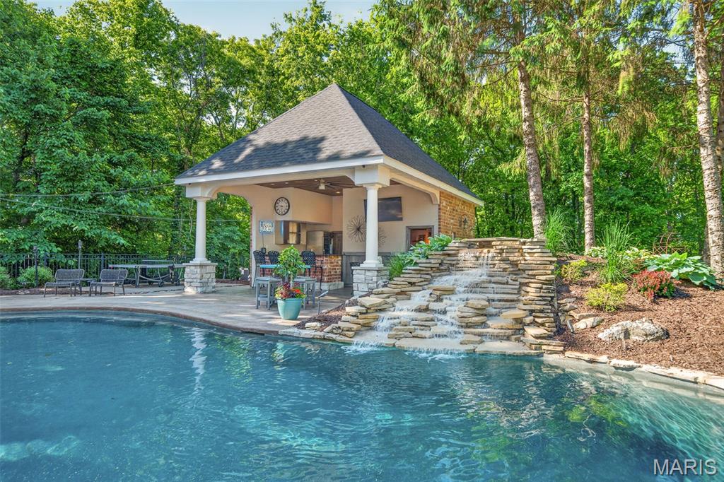 Est Of Peruque Creek Farms - Residential