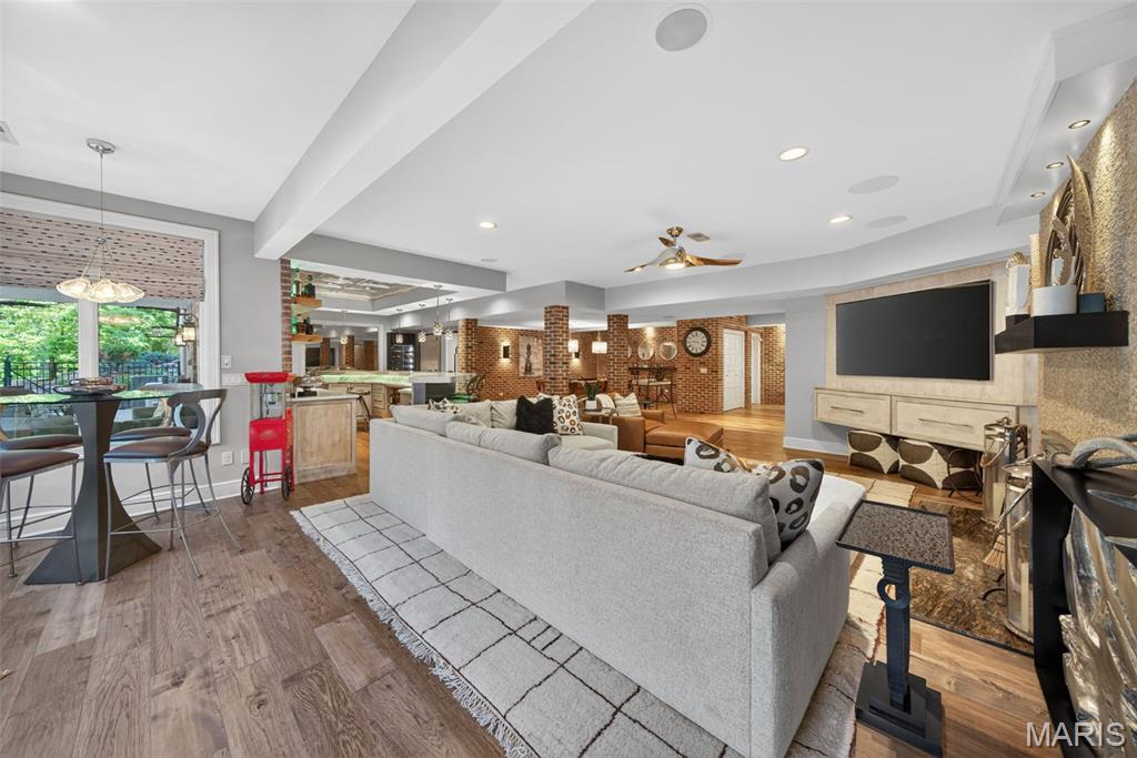 Est Of Peruque Creek Farms - Residential