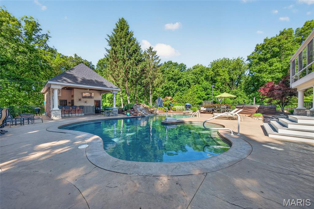 Est Of Peruque Creek Farms - Residential