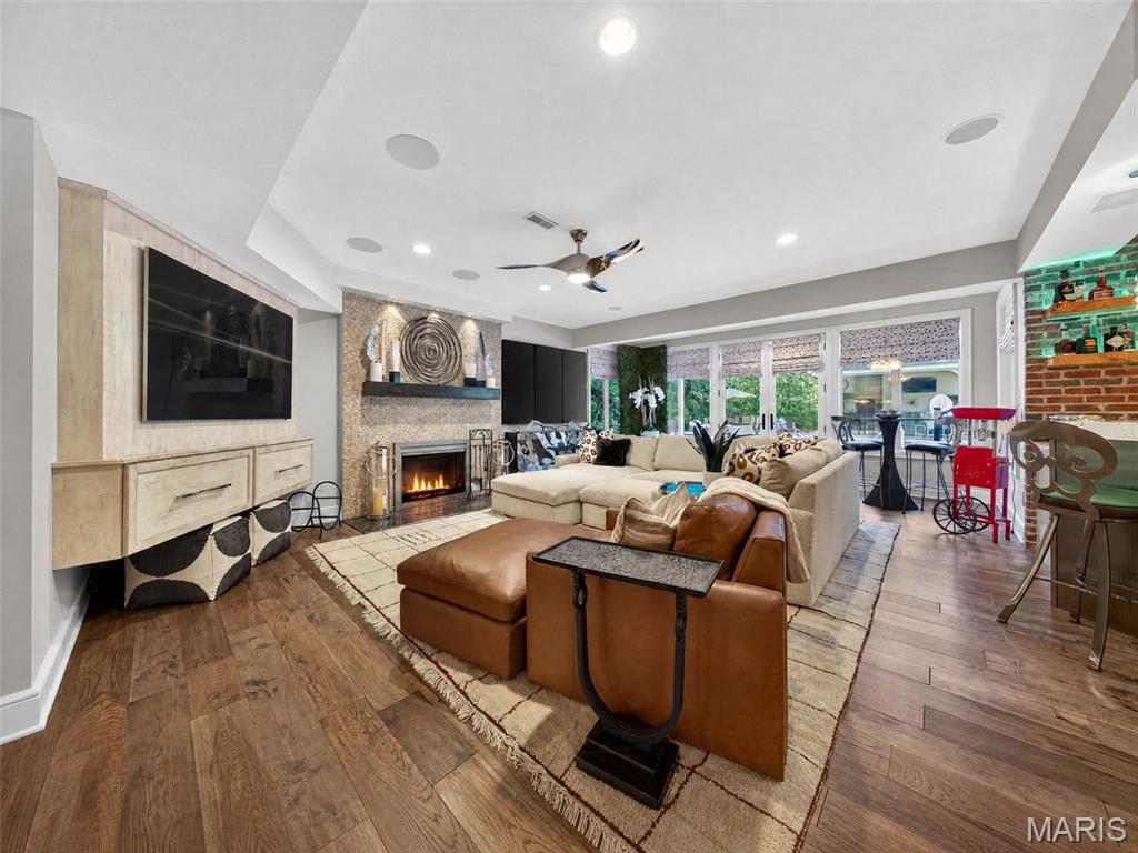 Est Of Peruque Creek Farms - Residential