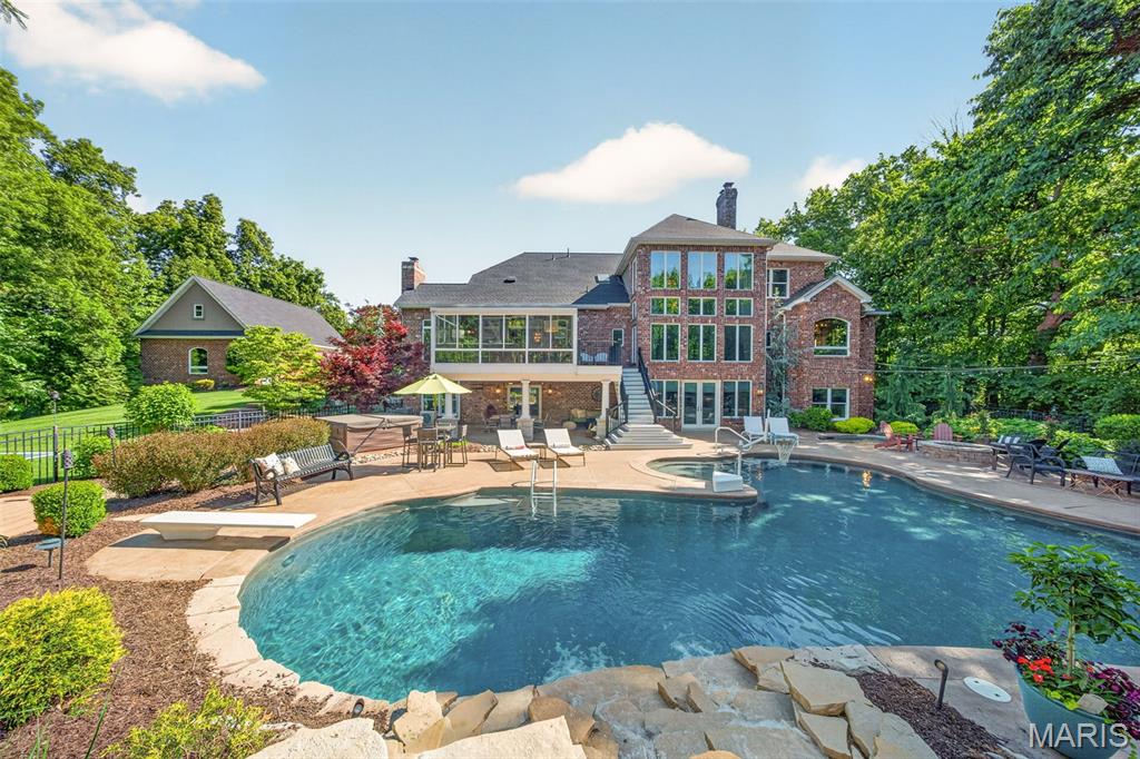 Est Of Peruque Creek Farms - Residential