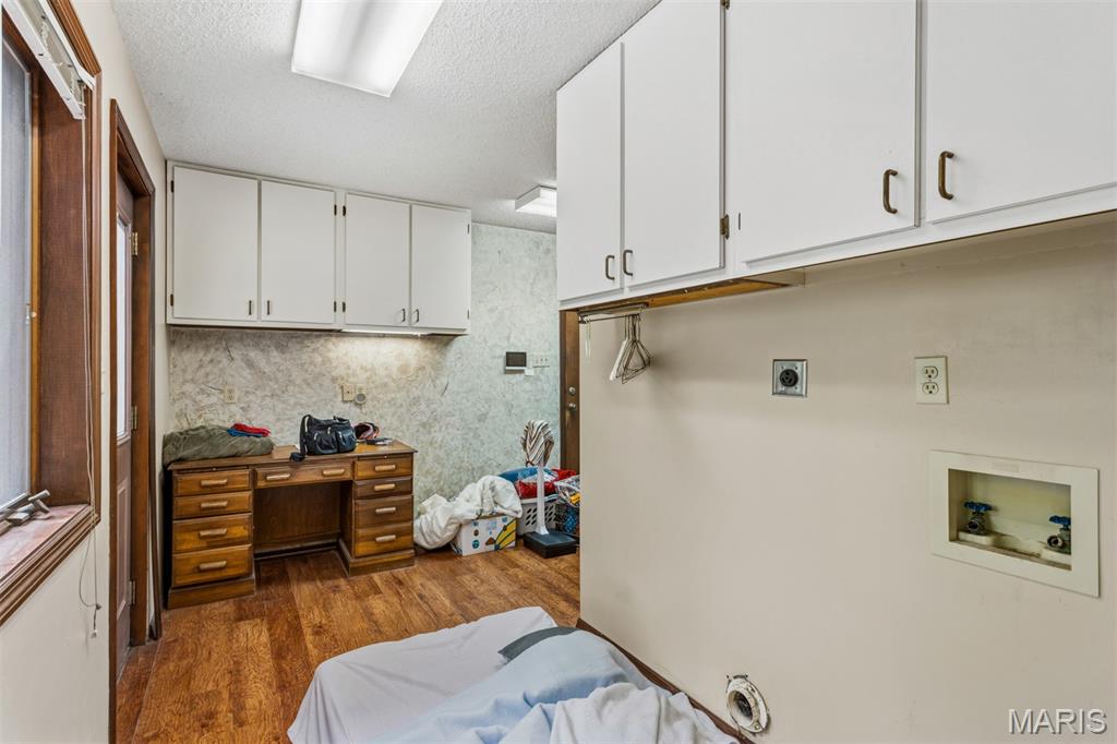 Old Oak Place - Residential