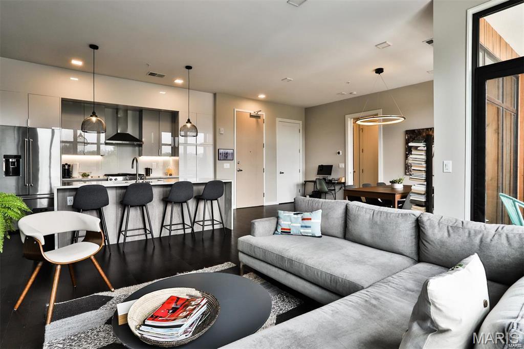 4101 Laclede Condos - Residential Lease