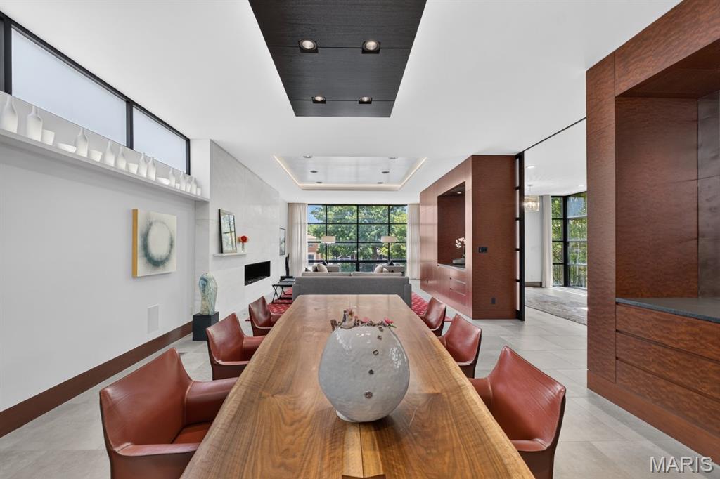 Cram-Izus - Residential