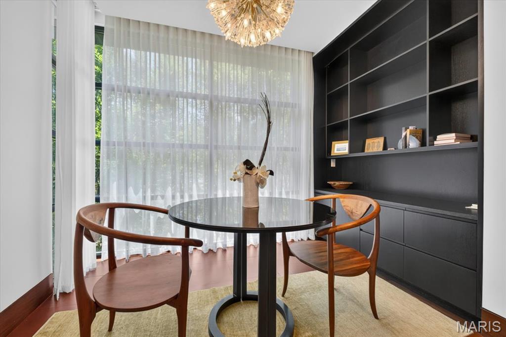 Cram-Izus - Residential