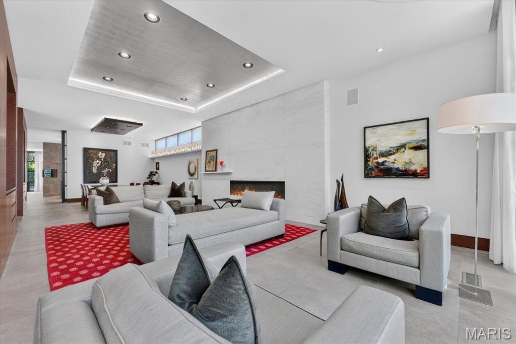 Cram-Izus - Residential