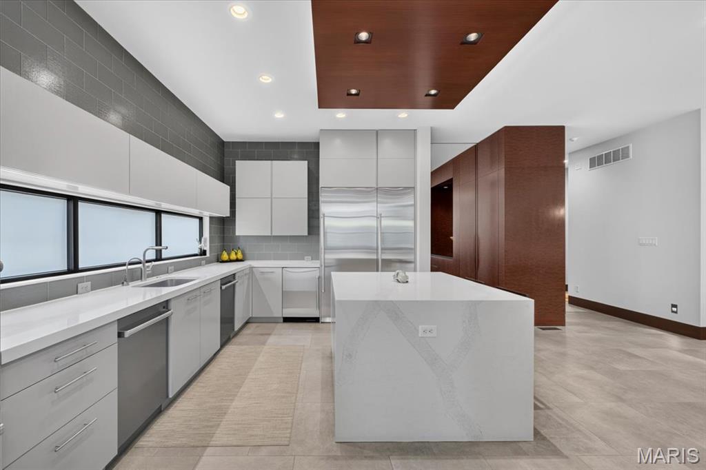 Cram-Izus - Residential