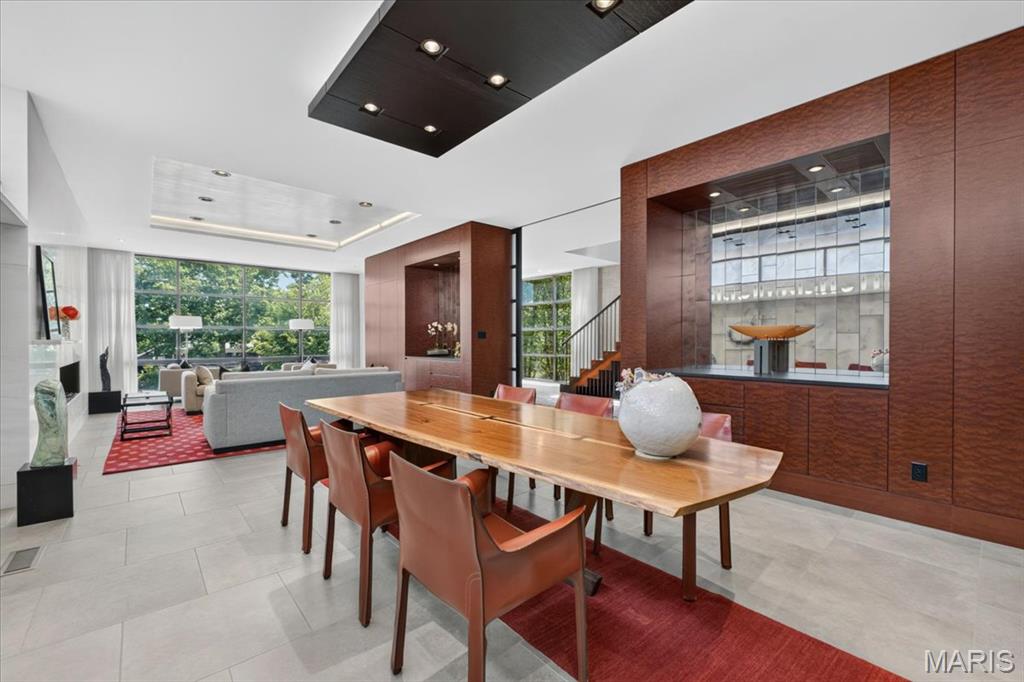 Cram-Izus - Residential
