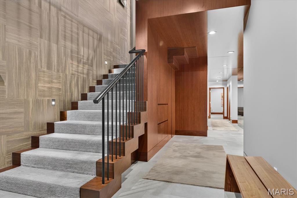 Cram-Izus - Residential