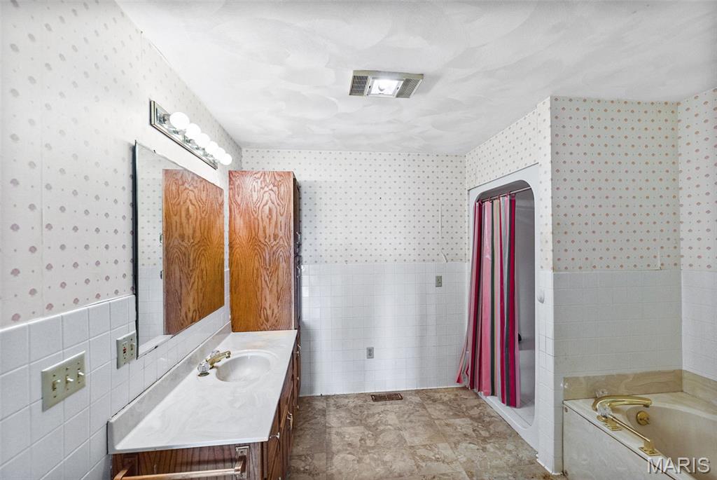 NOT IN A SUBDIVISION - Residential