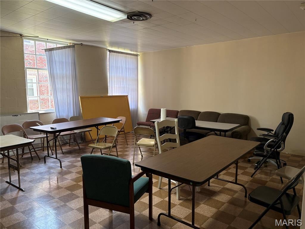 Kingshighway Add - Commercial Lease