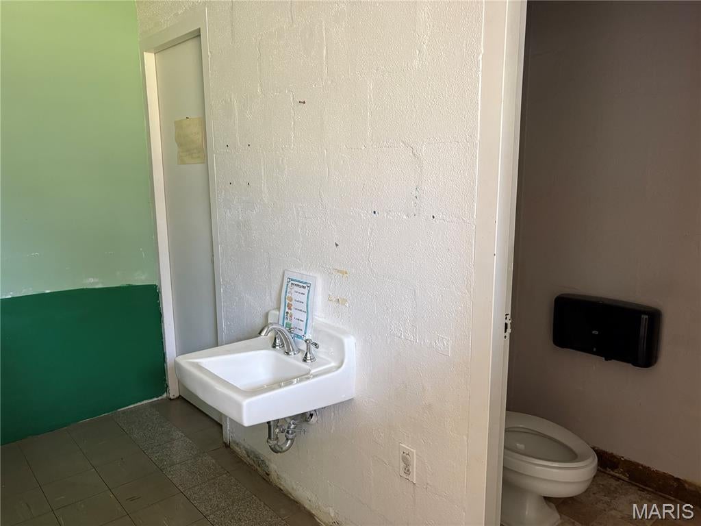 Kingshighway Add - Commercial Lease