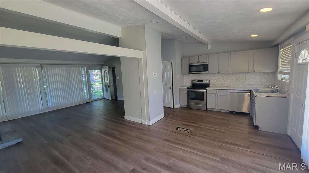 Hathaway Manor 3 - Residential