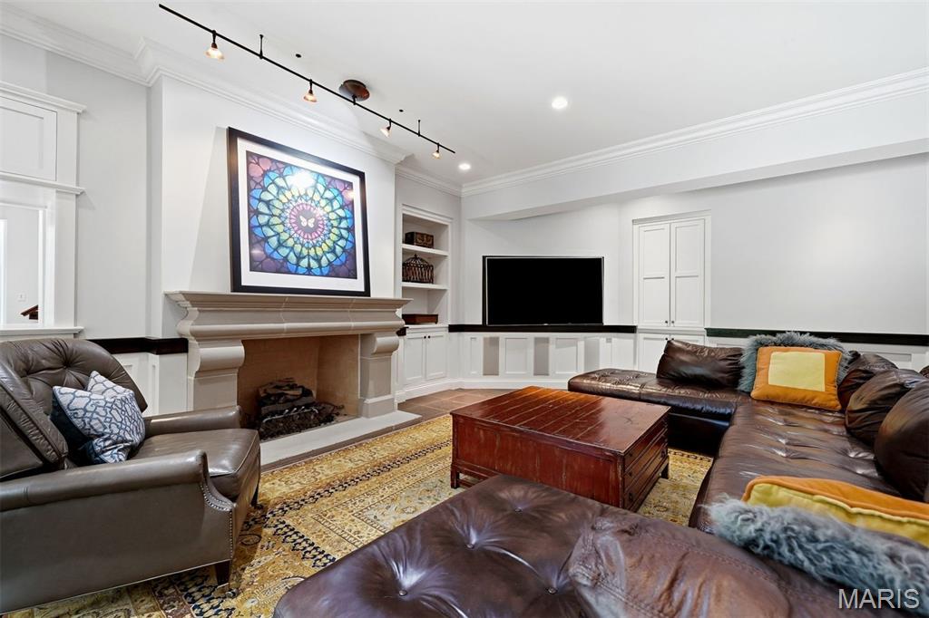 Brookwood Old Colony - Residential