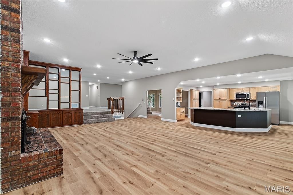 Stoltz Estate - Residential
