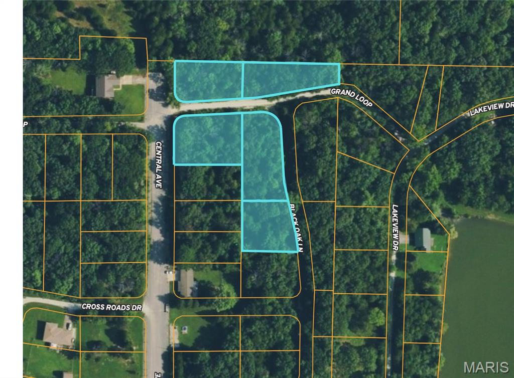 5 lots in the lovely Evergreen Lakes Subdivision. Some of which are corner lots! Perfect for you to come build your dream home and enjoy access to the lake. Just 10 minutes to Pacific and I-44, and 45 minutes to St Louis. Come and enjoy the peace and tranquillity! Lots included are lots 19, 20, 21, 31, and 32. These are very private lots that lay nicely,