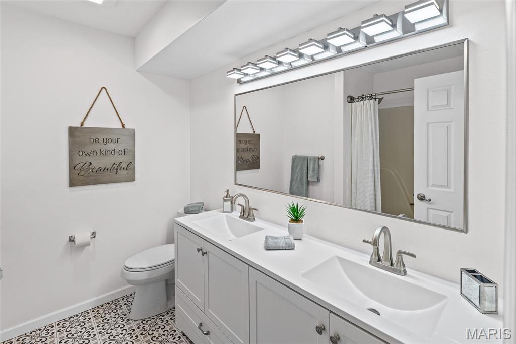 Country Club View Condos - Residential